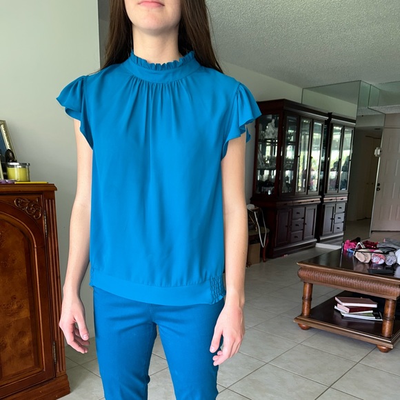 Seventh Avenue sleeveless top with ruffles on the openings size M EUC!!! - Picture 1 of 6